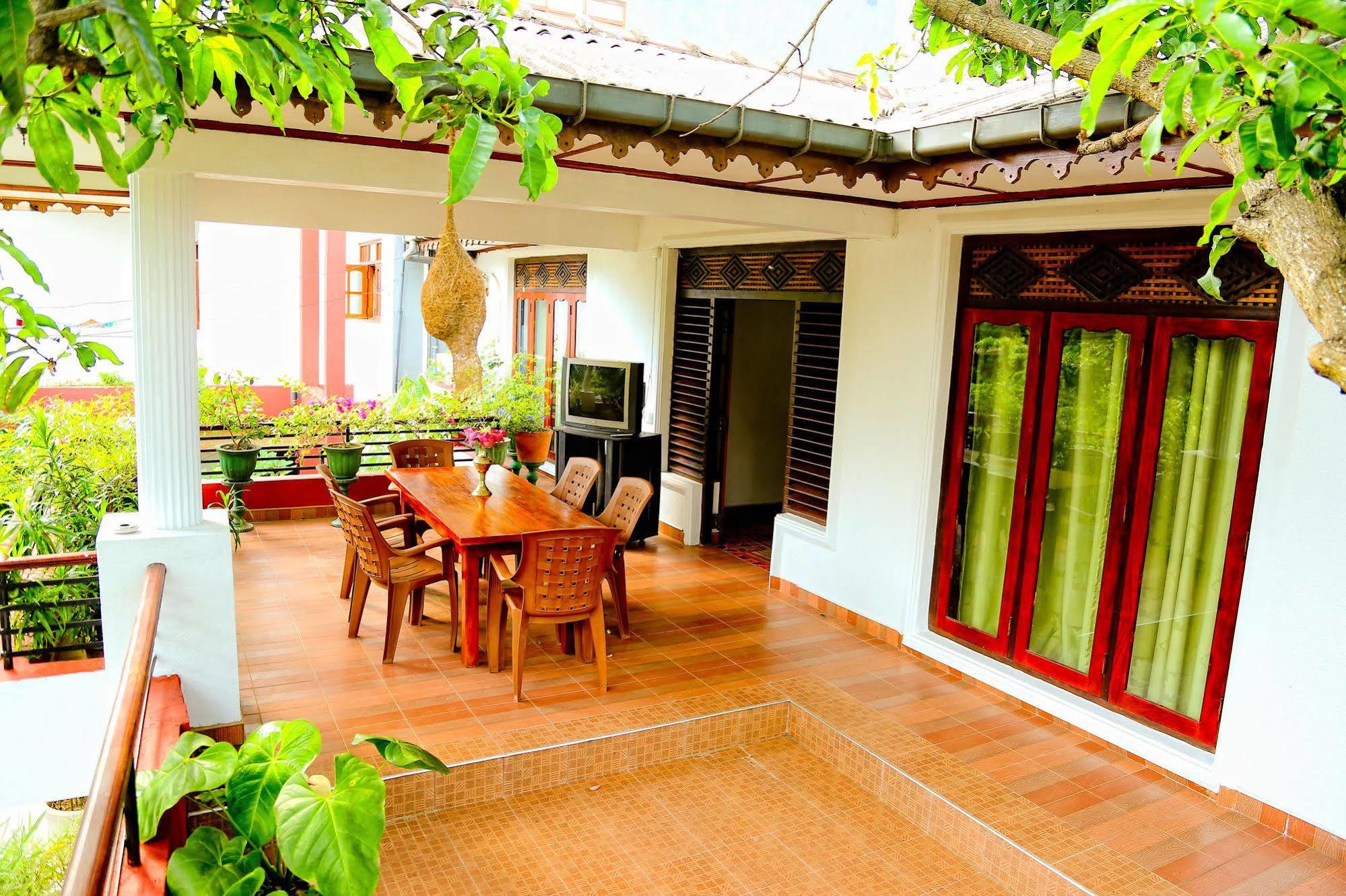 Thilaka City Hotel Anuradhapura Luaran gambar